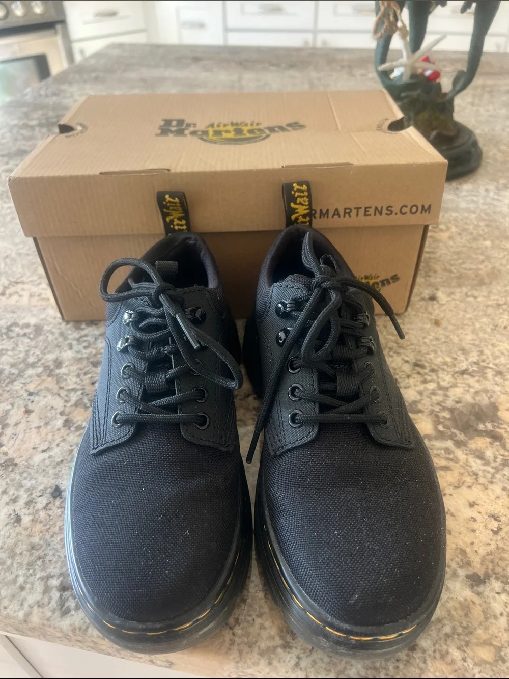 Dr. Martens Men’s Black Canvas Derby-Style Low Tops size 7